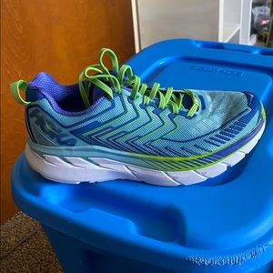 Running shoes